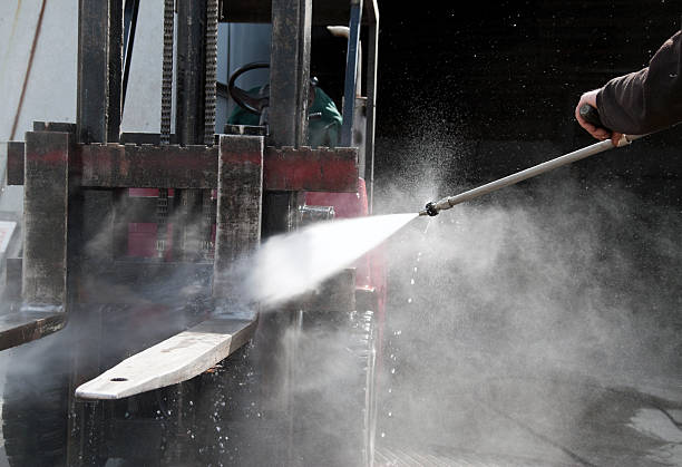 Why Choose Our Certified Pressure Washing Experts for Your Project Needs in Aberdeen, OH?